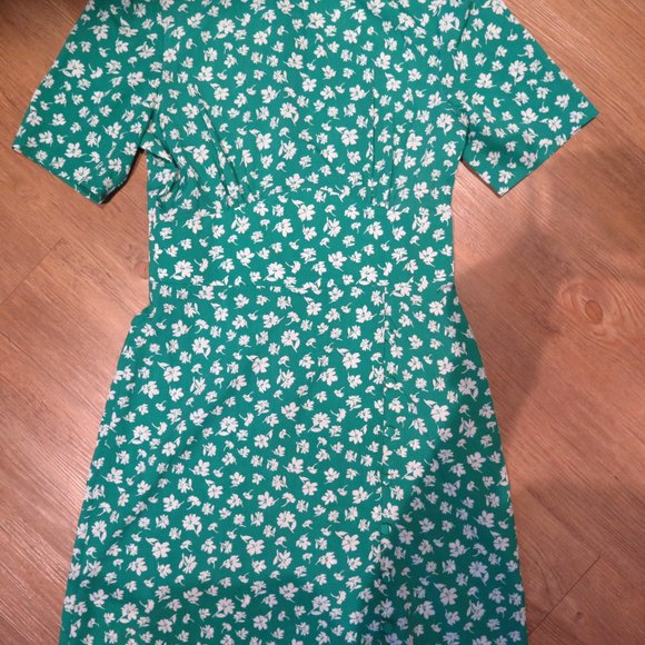 ASOS DESIGN midi tea dress green and white floral - Picture 12 of 14